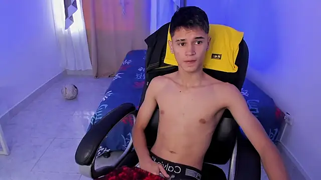 Aron Boyy online show from November 14, 2025, 8:56 pm