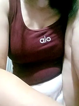 Snapshot of Surrilove chatting on April 10, 2026, 1:18 pm Surrilove online show from April 10, 2026, 1:18 pm