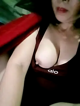 Surrilove online show from December 14, 2025, 3:39 pm