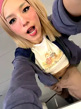 SweetBunnyGF online show from December 5, 2025, 8:28 pm