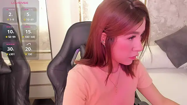 Snapshot of doll_eyees_ chatting on October 7, 2025, 2:34 am doll eyees online show from October 7, 2025, 2:34 am