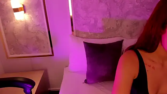 Snapshot of doll_eyees_ chatting on November 20, 2025, 2:34 am doll eyees online show from November 20, 2025, 2:34 am