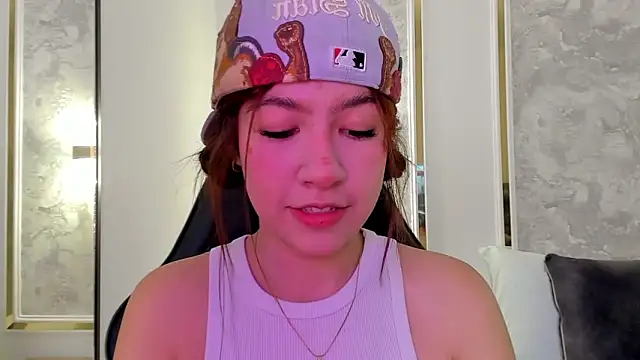 Snapshot of doll_eyees_ chatting on September 23, 2025, 2:18 am doll eyees online show from September 23, 2025, 2:18 am