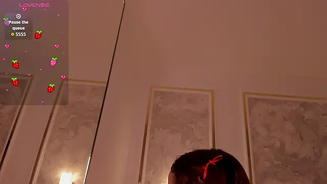 Snapshot of doll_eyees_ chatting on October 10, 2025, 2:23 am doll eyees online show from October 10, 2025, 2:23 am