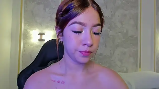 Snapshot of doll_eyees_ chatting on September 10, 2025, 2:21 am doll eyees online show from September 10, 2025, 2:21 am