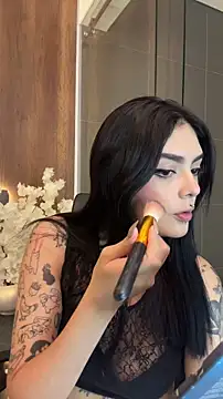 Snapshot of AliceRitter chatting on November 10, 2025, 6:35 pm AliceRitter online show from November 10, 2025, 6:35 pm