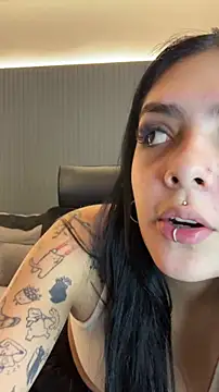 Snapshot of AliceRitter chatting on January 10, 2026, 4:57 pm AliceRitter online show from January 10, 2026, 4:57 pm