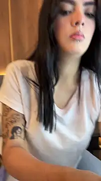 Snapshot of AliceRitter chatting on November 11, 2025, 5:30 pm AliceRitter online show from November 11, 2025, 5:30 pm