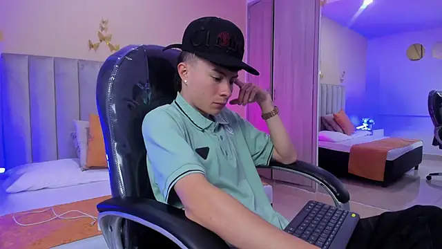 Snapshot of Nascary_Fox chatting on January 10, 2026, 7:20 pm Nascary Fox online show from January 10, 2026, 7:20 pm