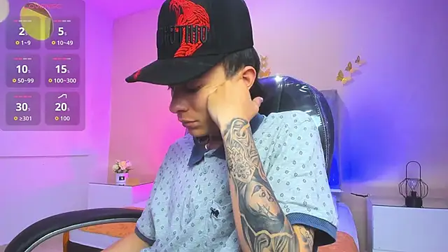 Snapshot of Nascary_Fox chatting on March 1, 2026, 3:23 pm Nascary Fox online show from March 1, 2026, 3:23 pm