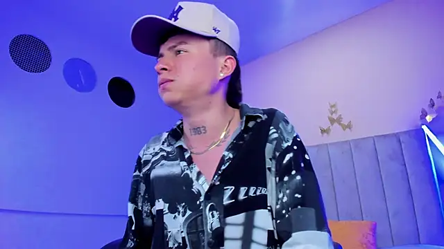 Snapshot of Nascary_Fox chatting on December 13, 2025, 8:04 pm Nascary Fox online show from December 13, 2025, 8:04 pm