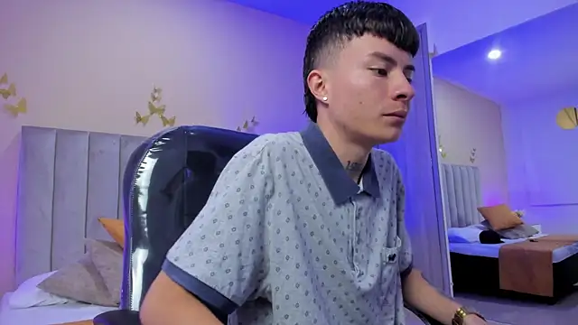 Snapshot of Nascary_Fox chatting on January 7, 2026, 7:41 pm Nascary Fox online show from January 7, 2026, 7:41 pm