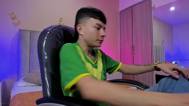 Snapshot of Nascary_Fox chatting on January 8, 2026, 7:31 pm Nascary Fox online show from January 8, 2026, 7:31 pm