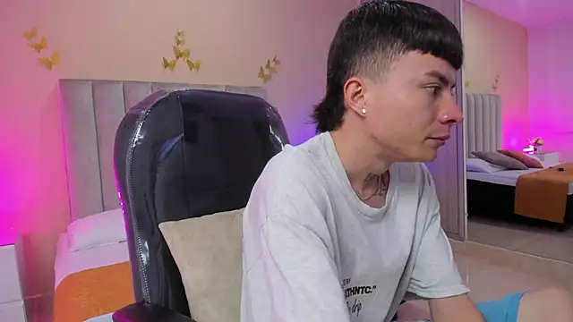 Snapshot of Nascary_Fox chatting on January 13, 2026, 7:40 pm Nascary Fox online show from January 13, 2026, 7:40 pm