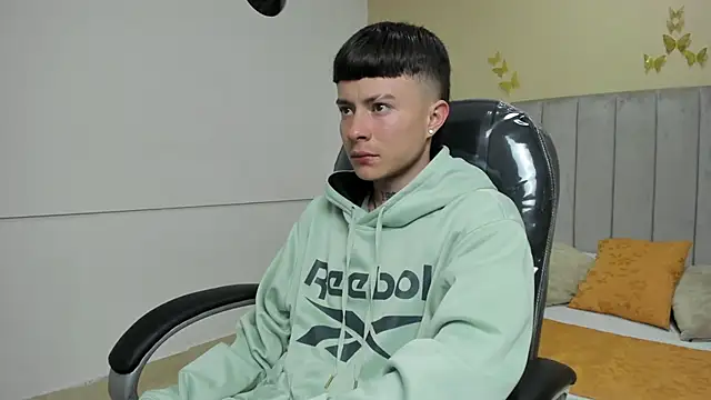 Snapshot of Nascary_Fox chatting on January 16, 2026, 5:00 am Nascary Fox online show from January 16, 2026, 5:00 am