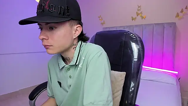 Snapshot of Nascary_Fox chatting on February 7, 2026, 6:27 pm Nascary Fox online show from February 7, 2026, 6:27 pm