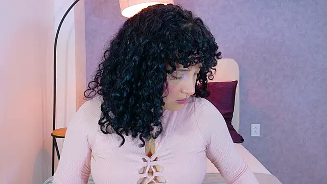 Snapshot of Tracielowe_w chatting on December 22, 2025, 3:28 am Tracielowe w online show from December 22, 2025, 3:28 am