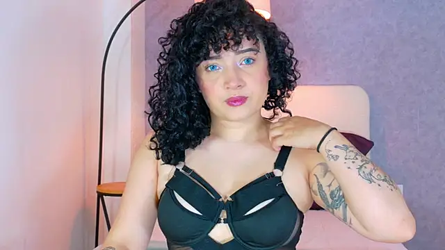 Snapshot of Tracielowe_w chatting on January 7, 2026, 3:22 am Tracielowe w online show from January 7, 2026, 3:22 am