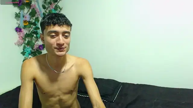 Snapshot of camiYwY chatting on December 15, 2025, 6:52 am camiYwY online show from December 15, 2025, 6:52 am