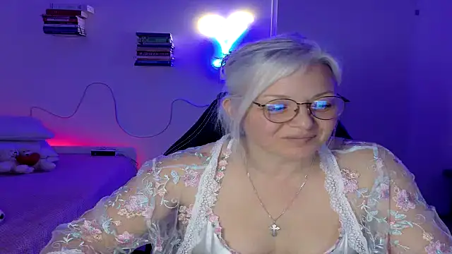 Linsy Kim online show from April 15, 2026, 7:58 pm