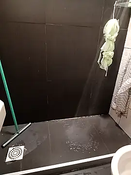 andersonuy25 online show from October 29, 2025, 1:54 pm