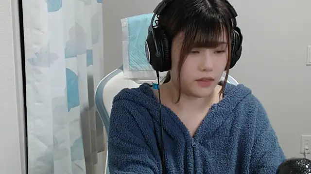 Snapshot of asuka_xoxo chatting on June 1, 2026, 11:43 am asuka xoxo online show from June 1, 2026, 11:43 am