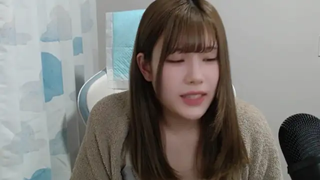 Snapshot of asuka_xoxo chatting on February 4, 2026, 2:23 pm asuka xoxo online show from February 4, 2026, 2:23 pm