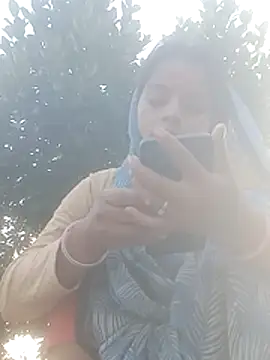 Snapshot of Sheema_thakur chatting on October 18, 2025, 1:29 am Sheema thakur online show from October 18, 2025, 1:29 am