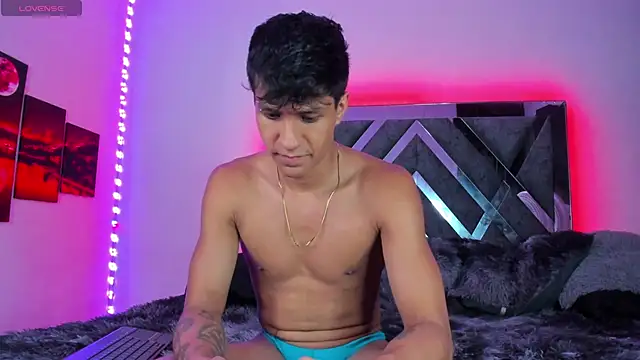 Robertmiller21 online show from September 23, 2025, 4:52 am