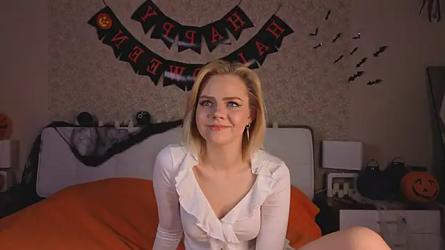 Snapshot of Brittney_Shaw chatting on October 29, 2025, 2:27 pm Brittney Shaw online show from October 29, 2025, 2:27 pm