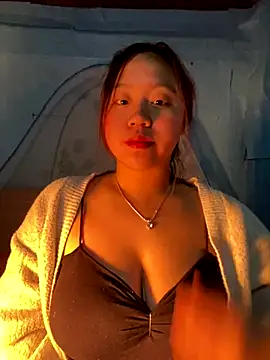 Snapshot of maianhcute chatting on January 9, 2026, 12:17 am maianhcute online show from January 9, 2026, 12:17 am