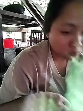 venu00 online show from December 17, 2025, 4:50 am