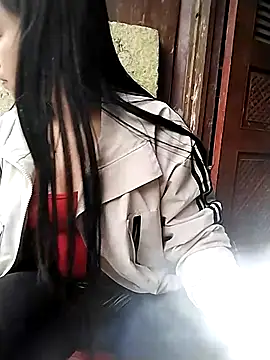 venu00 online show from March 12, 2026, 3:12 am