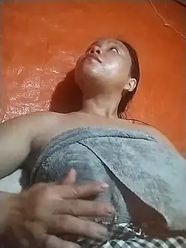 Snapshot of venu00 chatting on November 7, 2025, 1:48 pm venu00 online show from November 7, 2025, 1:48 pm