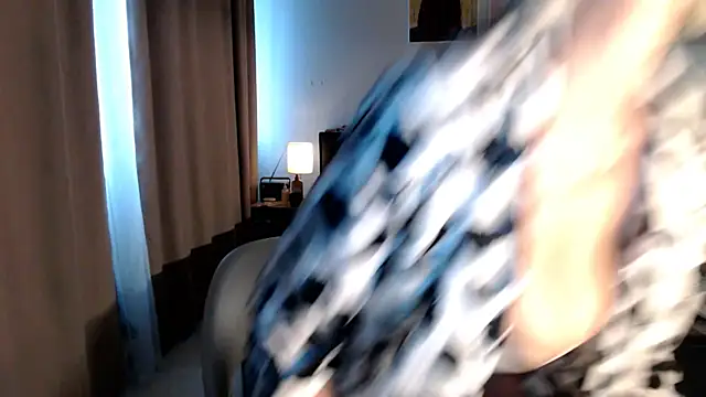 Snapshot of VivianCoke chatting on April 22, 2026, 4:36 pm VivianCoke online show from April 22, 2026, 4:36 pm