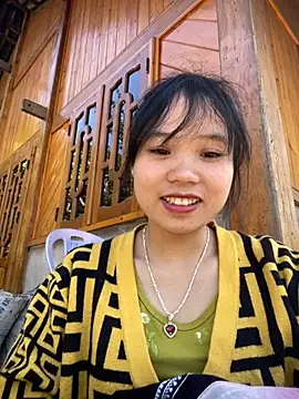 Snapshot of Ngoc-bbi chatting on November 27, 2025, 6:58 am Ngoc-bbi online show from November 27, 2025, 6:58 am