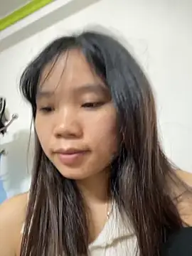 Snapshot of Ngoc-bbi chatting on November 11, 2025, 5:46 am Ngoc-bbi online show from November 11, 2025, 5:46 am