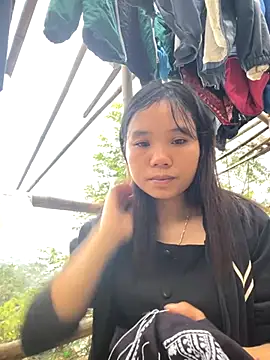 Snapshot of Ngoc-bbi chatting on November 17, 2025, 1:09 am Ngoc-bbi online show from November 17, 2025, 1:09 am