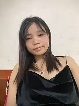 Snapshot of Ngoc-bbi chatting on November 10, 2025, 5:40 pm Ngoc-bbi online show from November 10, 2025, 5:40 pm