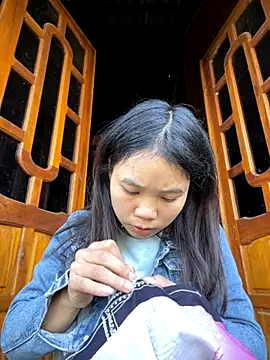 Snapshot of Ngoc-bbi chatting on November 23, 2025, 12:53 am Ngoc-bbi online show from November 23, 2025, 12:53 am