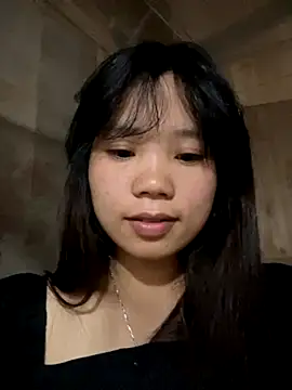 Snapshot of Ngoc-bbi chatting on November 18, 2025, 12:37 am Ngoc-bbi online show from November 18, 2025, 12:37 am