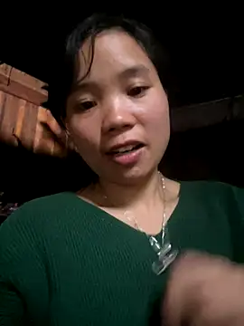 Snapshot of Ngoc-bbi chatting on December 5, 2025, 6:01 am Ngoc-bbi online show from December 5, 2025, 6:01 am