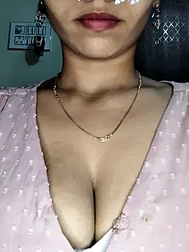 Snapshot of Savita2310 chatting on December 5, 2025, 6:06 pm Savita2310 online show from December 5, 2025, 6:06 pm