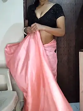 Snapshot of Savita2310 chatting on December 17, 2025, 6:35 pm Savita2310 online show from December 17, 2025, 6:35 pm