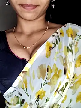 Snapshot of Savita2310 chatting on November 29, 2025, 7:36 pm Savita2310 online show from November 29, 2025, 7:36 pm