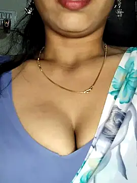 Snapshot of Savita2310 chatting on November 30, 2025, 10:10 pm Savita2310 online show from November 30, 2025, 10:10 pm