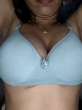 Snapshot of Savita2310 chatting on December 2, 2025, 6:20 pm Savita2310 online show from December 2, 2025, 6:20 pm