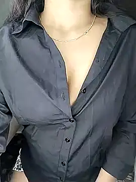 Snapshot of Savita2310 chatting on November 14, 2025, 6:00 pm Savita2310 online show from November 14, 2025, 6:00 pm