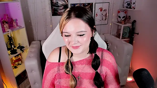 Snapshot of HeyMary chatting on September 17, 2025, 5:53 am HeyMary online show from September 17, 2025, 5:53 am