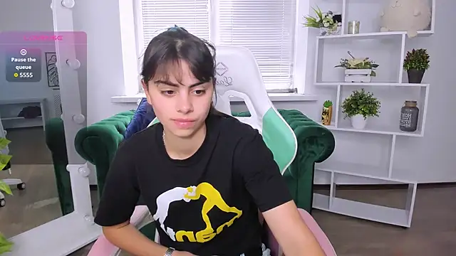 Cocoa Sins online show from October 15, 2025, 6:22 am